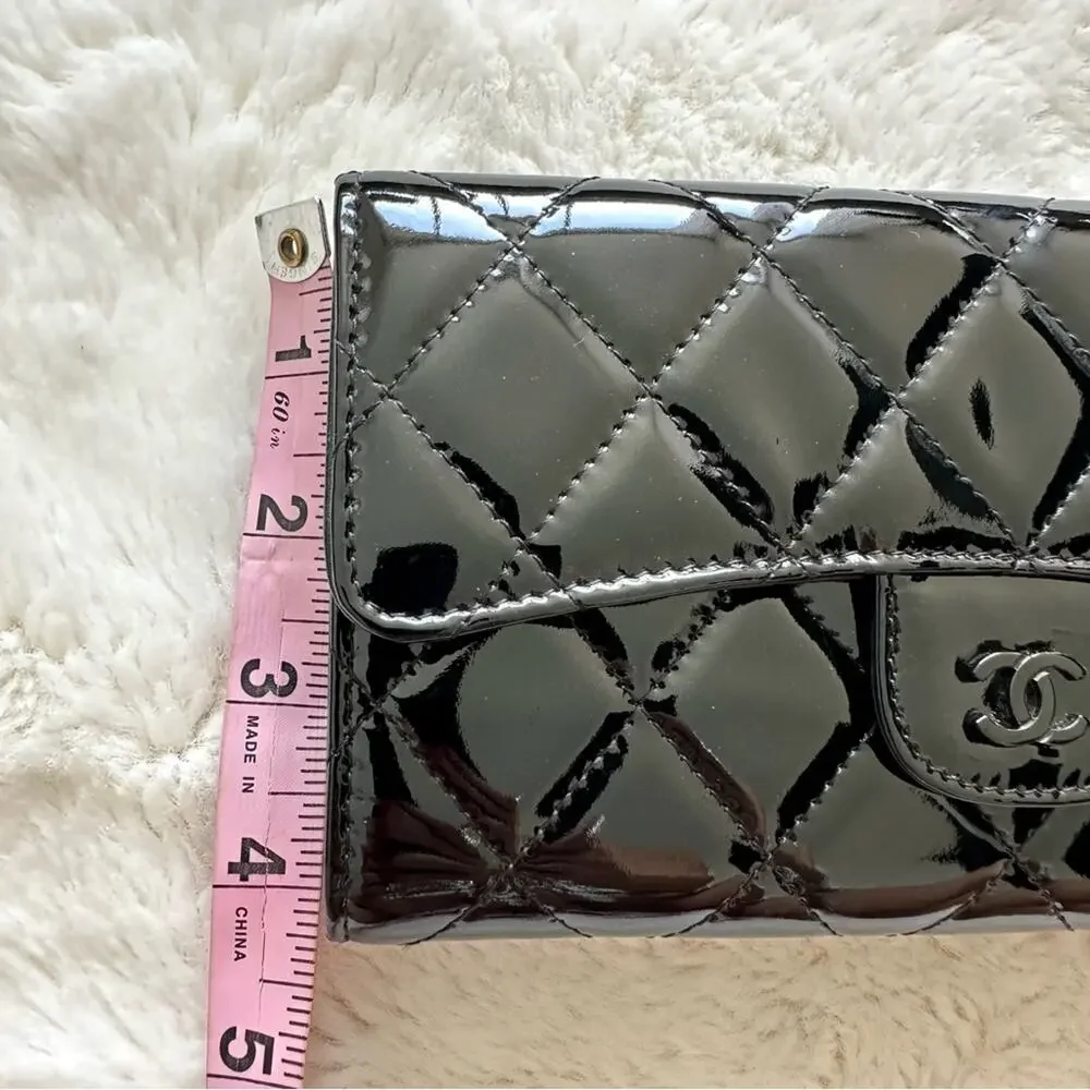 CHANEL patent leather CC logo trifold wallet Authentic Retail 1200$